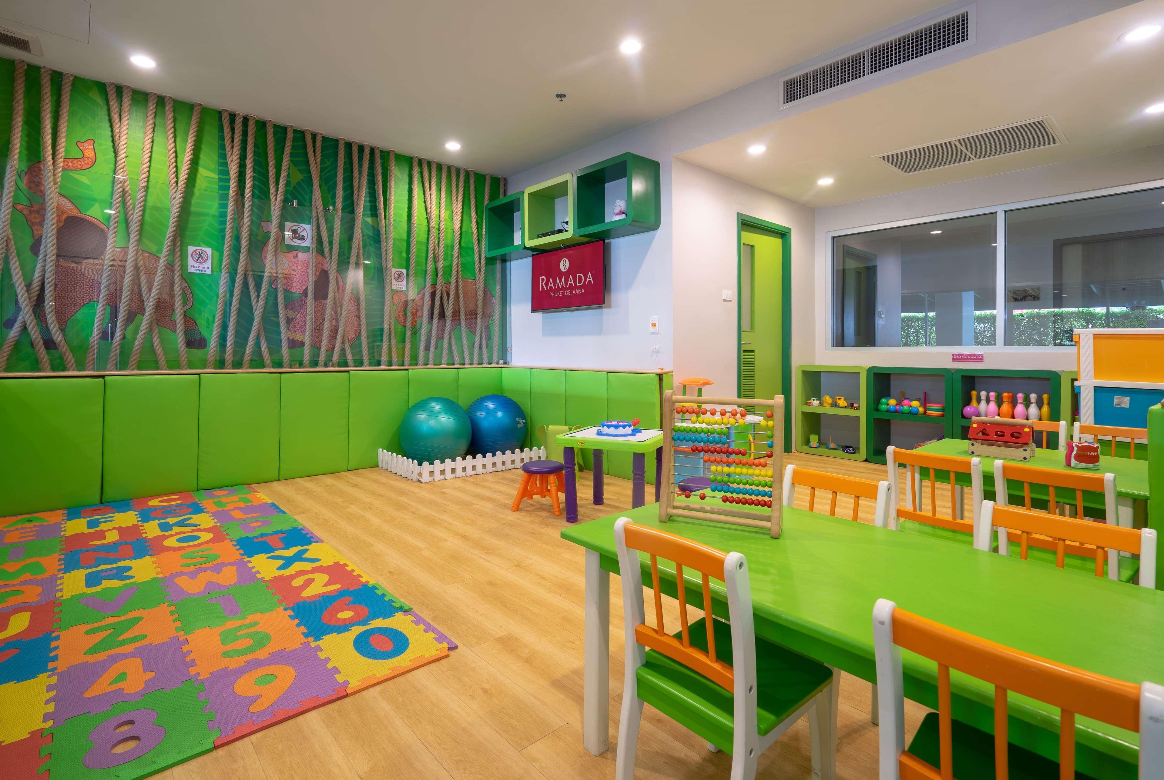 Ramada By Wyndham Phuket Deevana Patong Extérieur photo