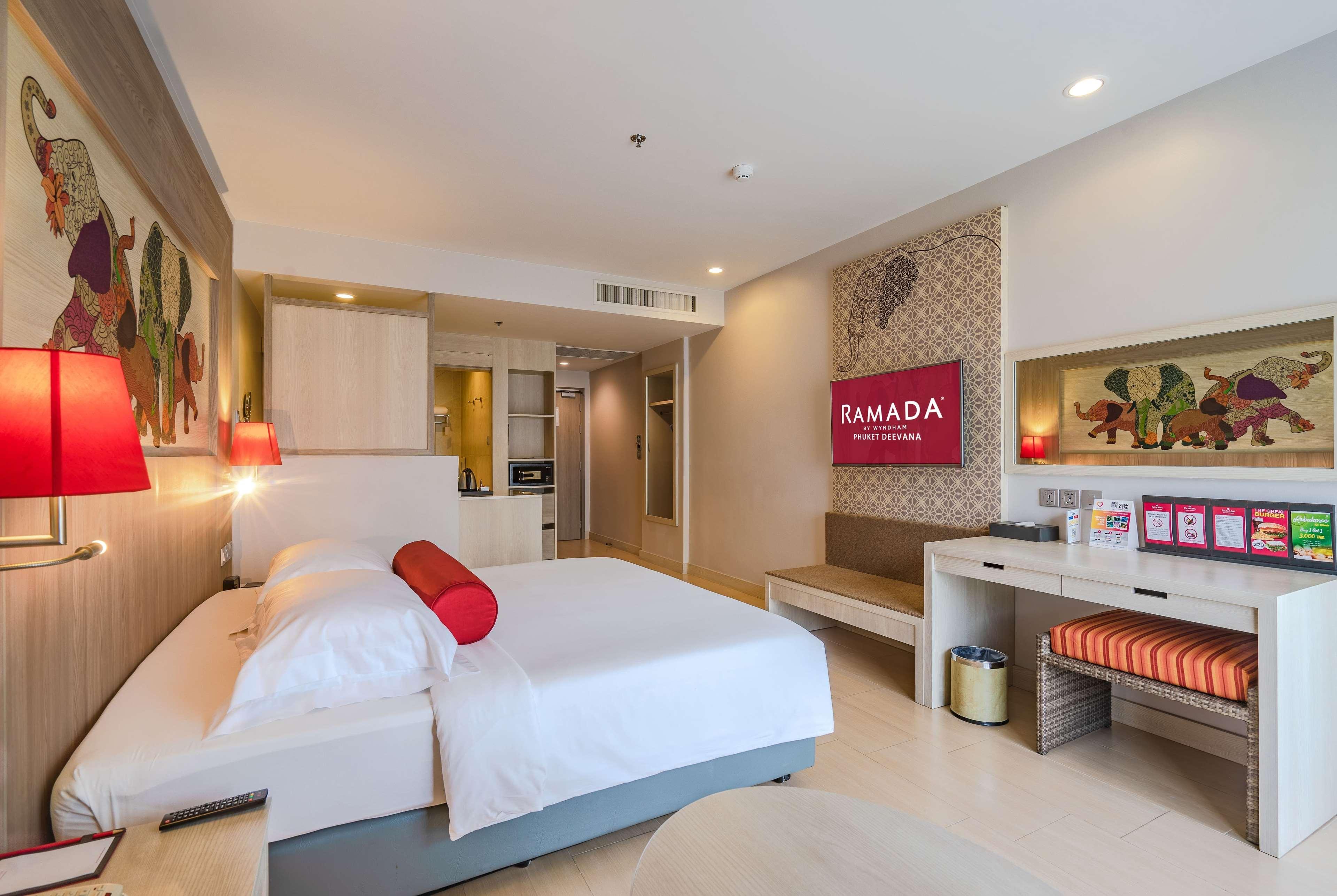 Ramada By Wyndham Phuket Deevana Patong Extérieur photo