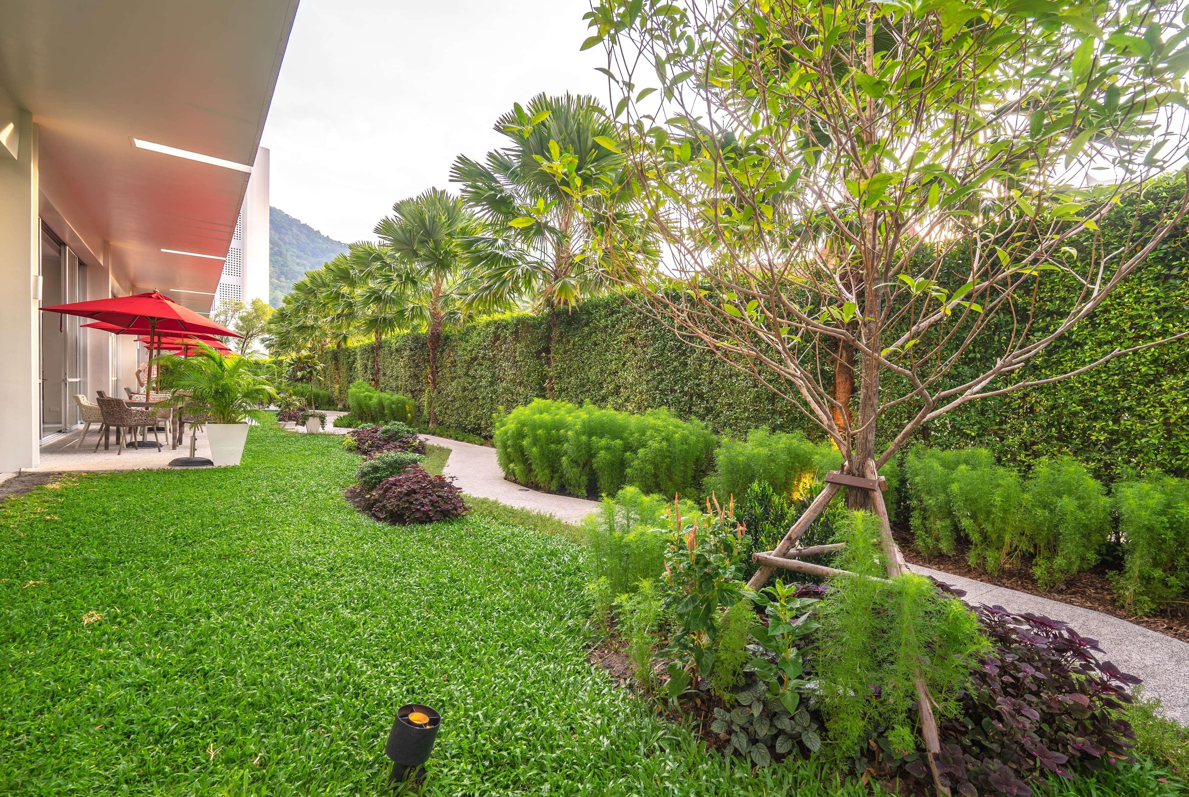 Ramada By Wyndham Phuket Deevana Patong Extérieur photo