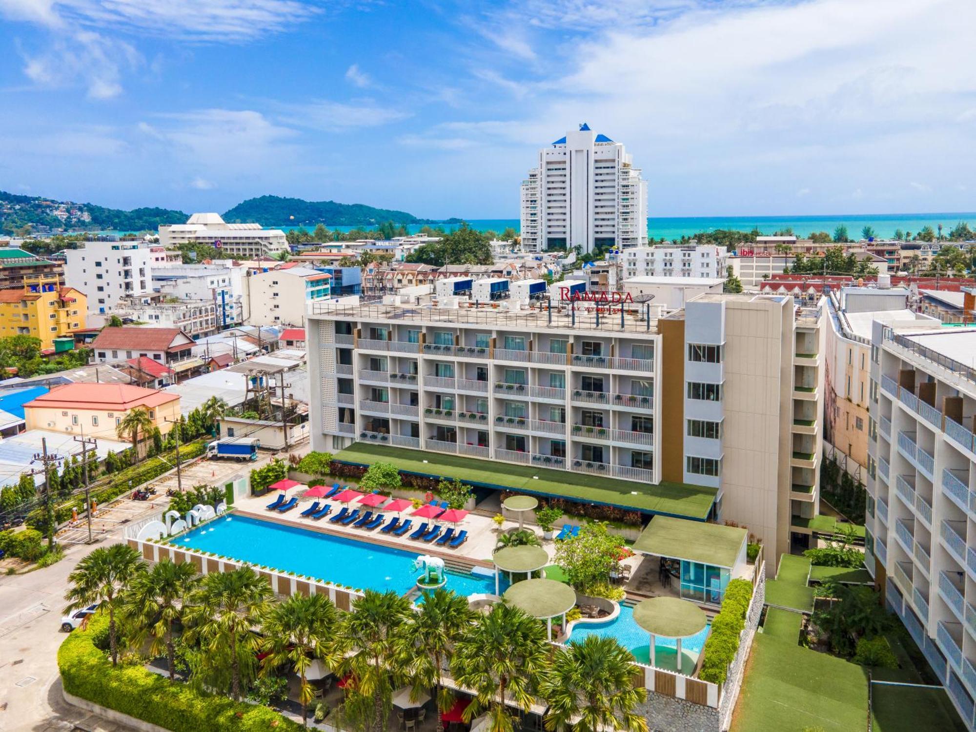 Ramada By Wyndham Phuket Deevana Patong Extérieur photo