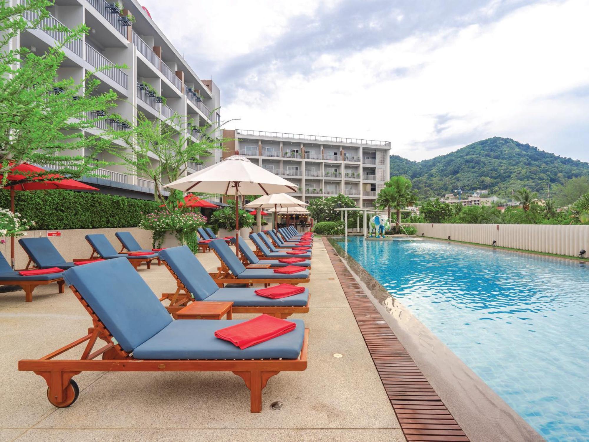 Ramada By Wyndham Phuket Deevana Patong Extérieur photo