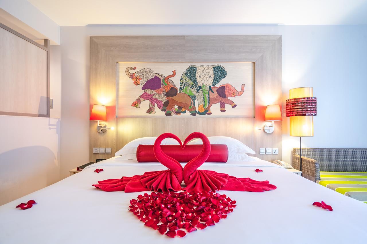 Ramada By Wyndham Phuket Deevana Patong Extérieur photo